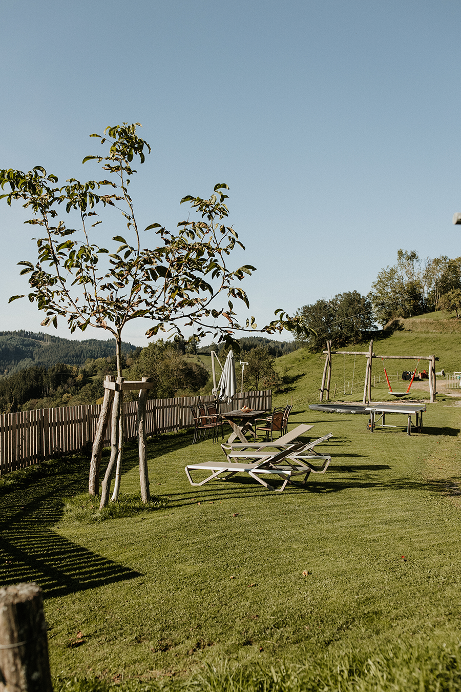 Balkon mit Blumenstrauss